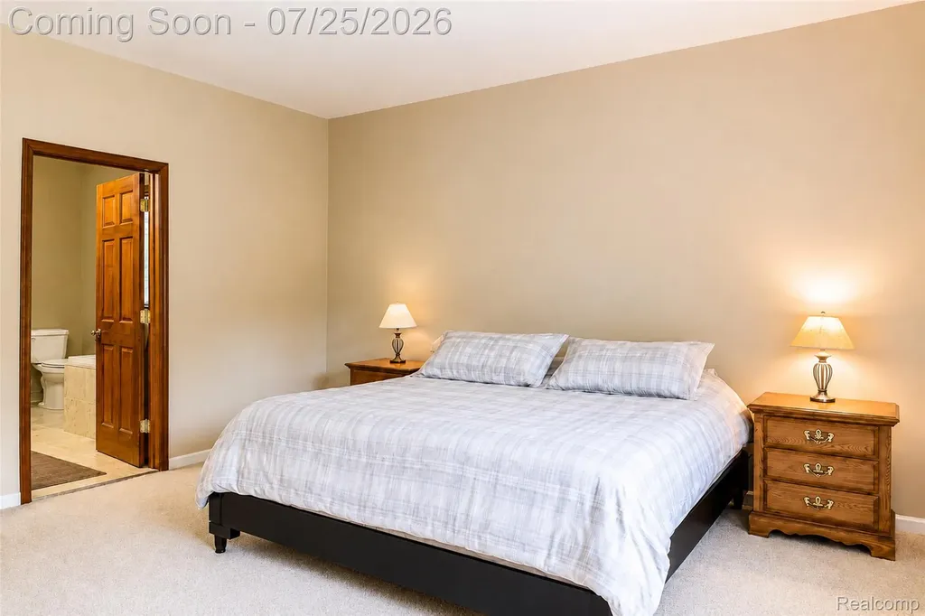 3757 Bendelow Road Rochester Hills City MI 48307