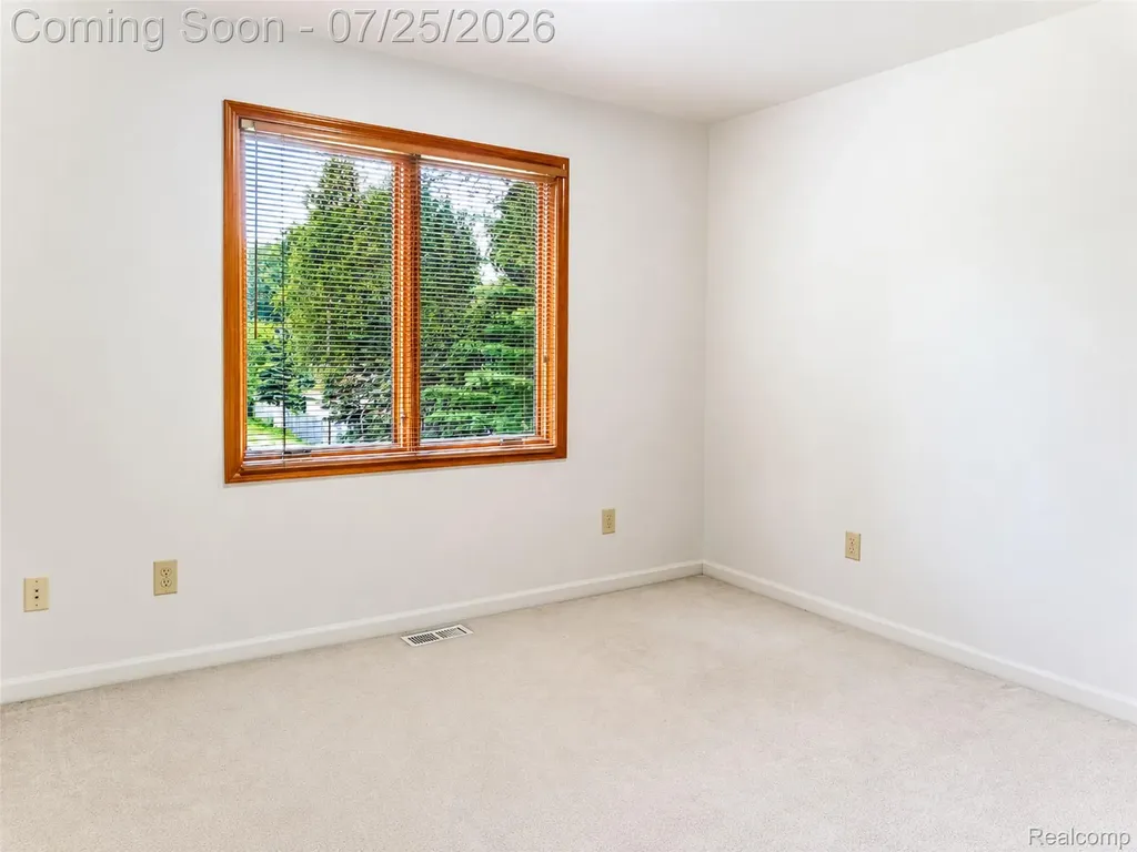 3757 Bendelow Road Rochester Hills City MI 48307