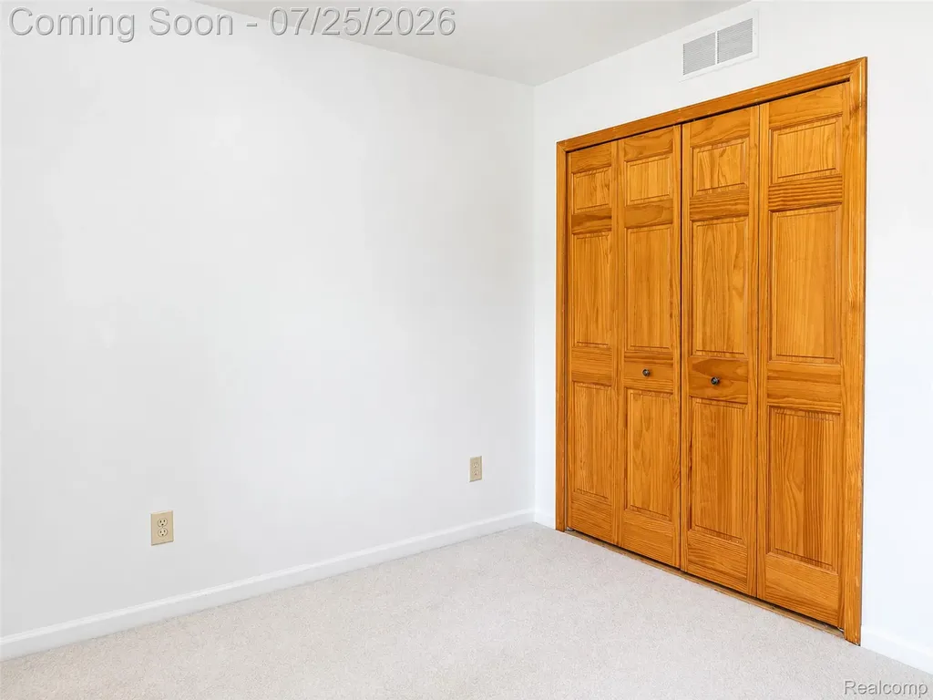 3757 Bendelow Road Rochester Hills City MI 48307