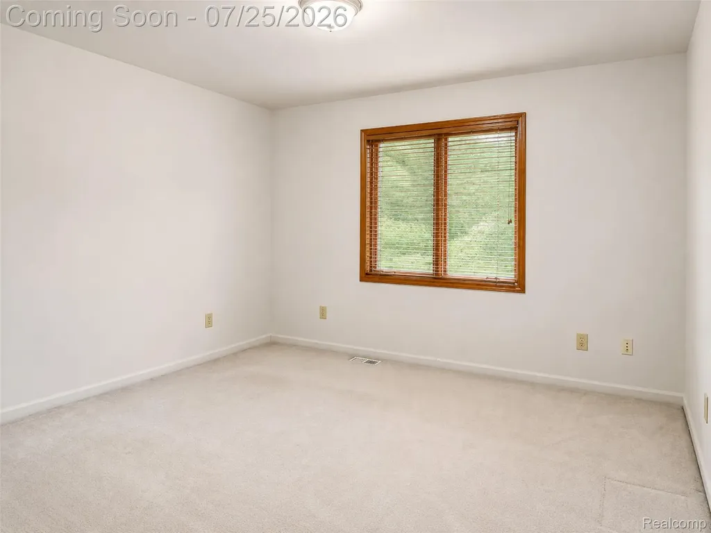 3757 Bendelow Road Rochester Hills City MI 48307