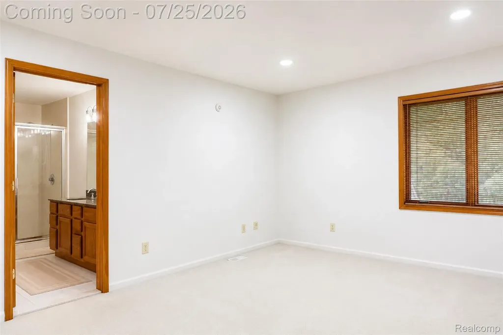 3757 Bendelow Road Rochester Hills City MI 48307