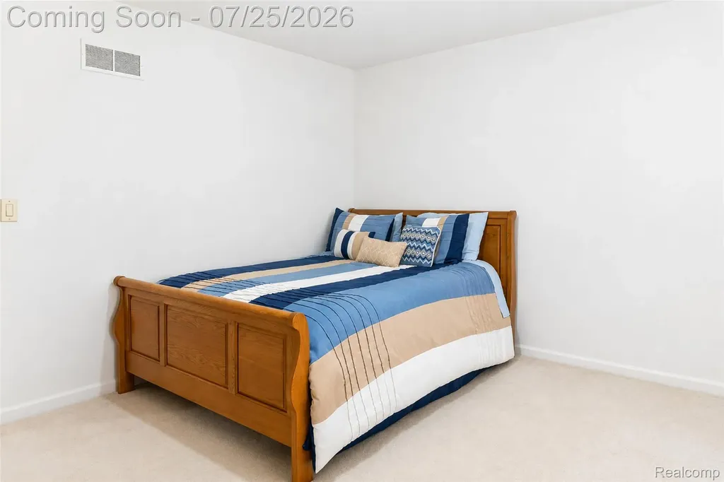 3757 Bendelow Road Rochester Hills City MI 48307