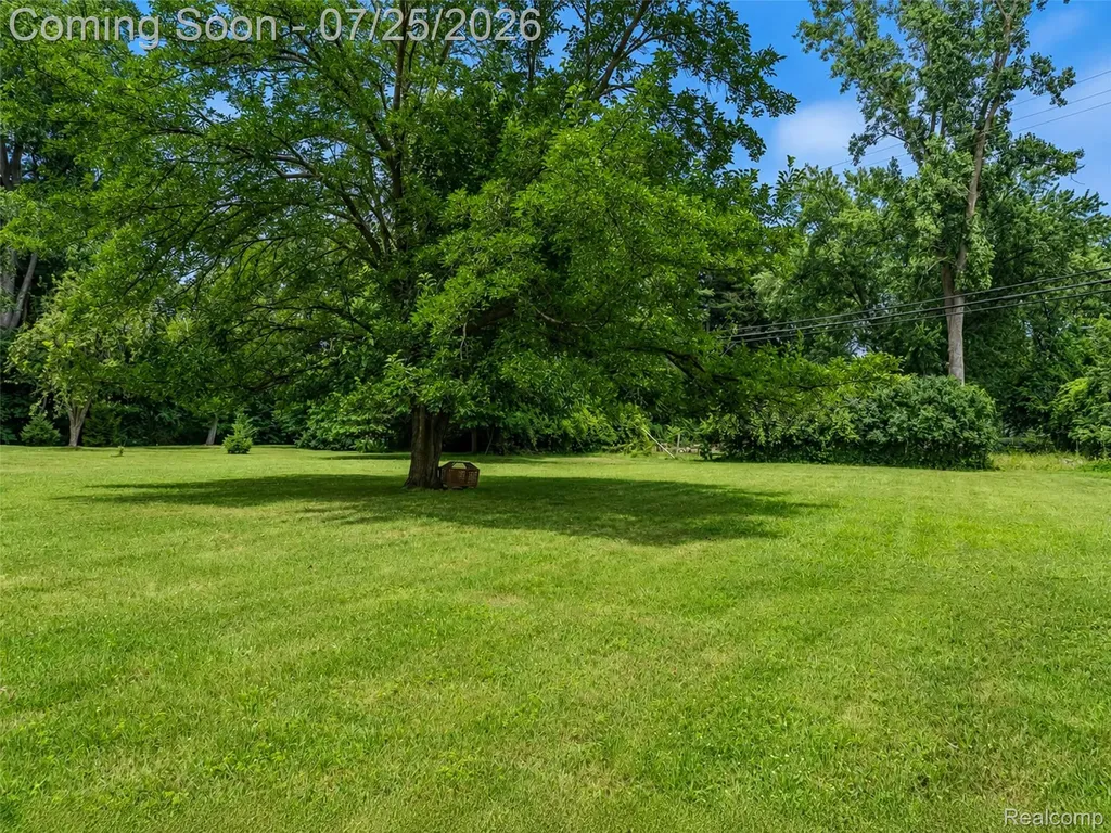 3757 Bendelow Road Rochester Hills City MI 48307