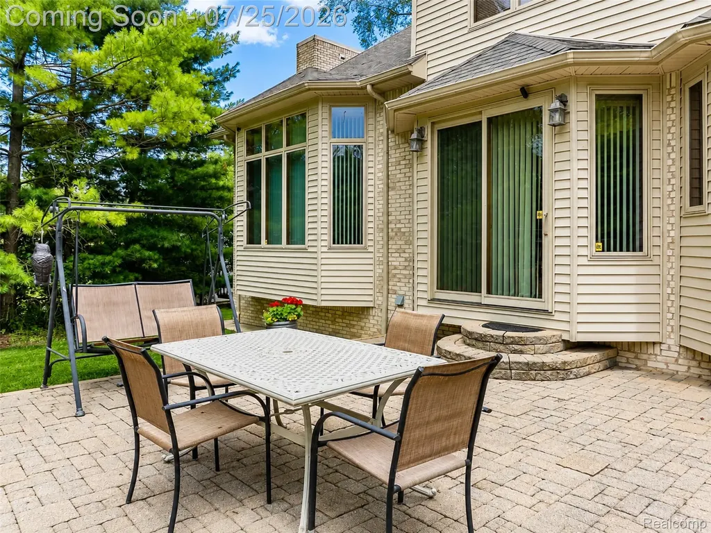 3757 Bendelow Road Rochester Hills City MI 48307