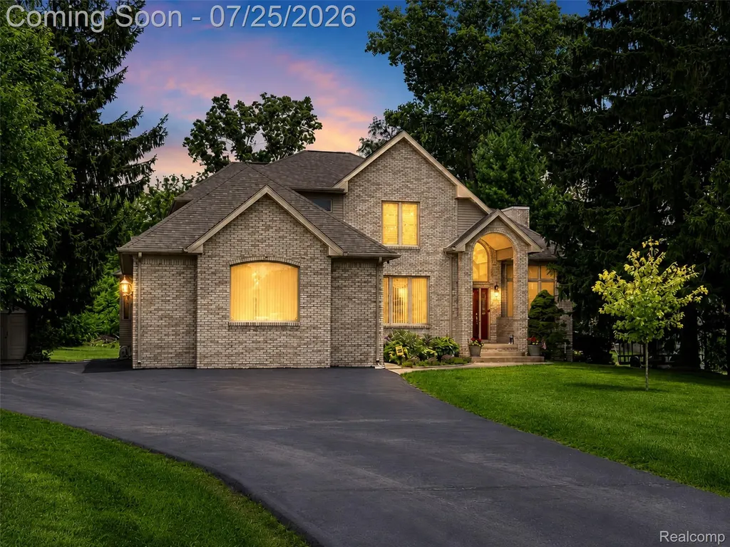 3757 Bendelow Road Rochester Hills City MI 48307