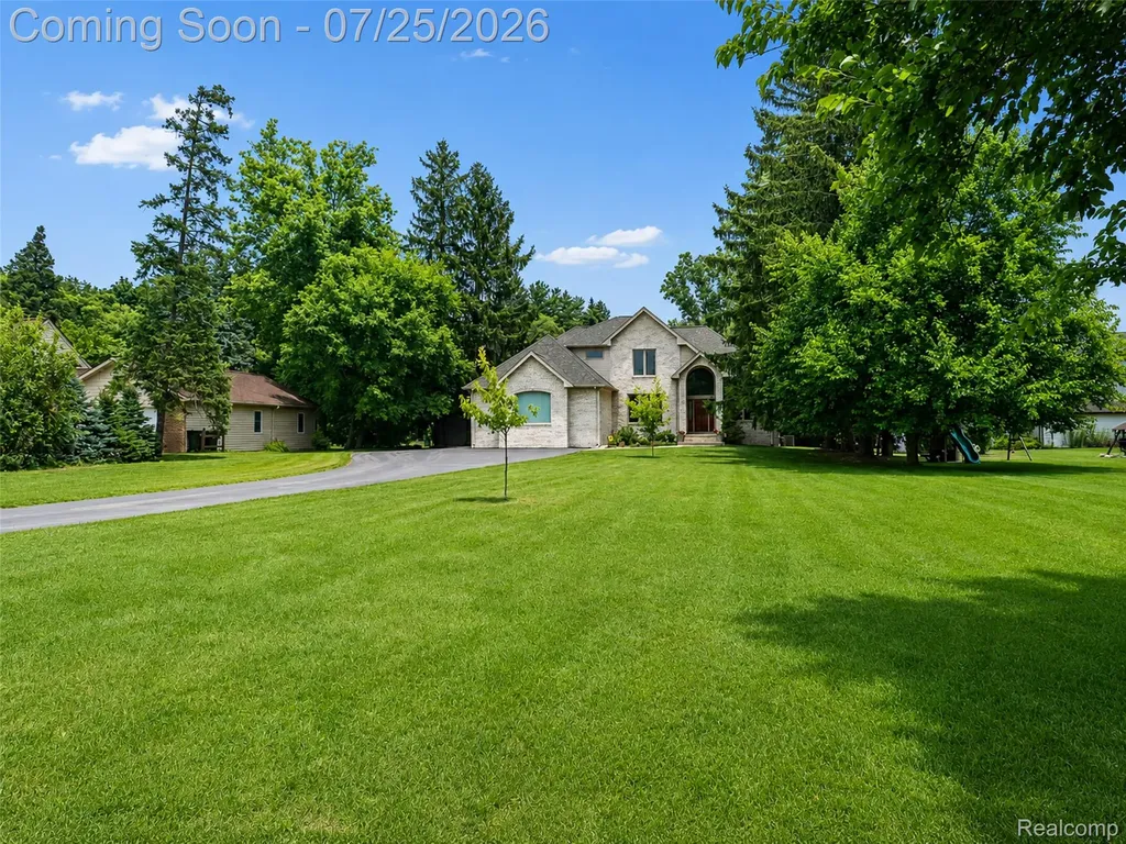 3757 Bendelow Road Rochester Hills City MI 48307