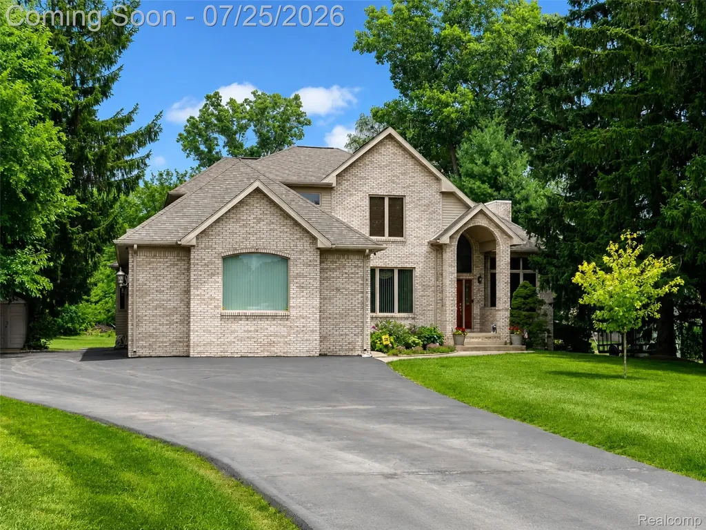 3757 Bendelow Road Rochester Hills City MI 48307