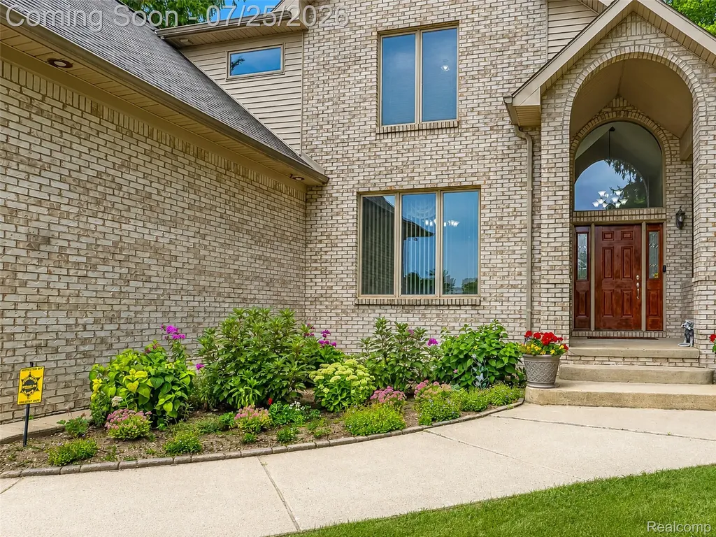 3757 Bendelow Road Rochester Hills City MI 48307