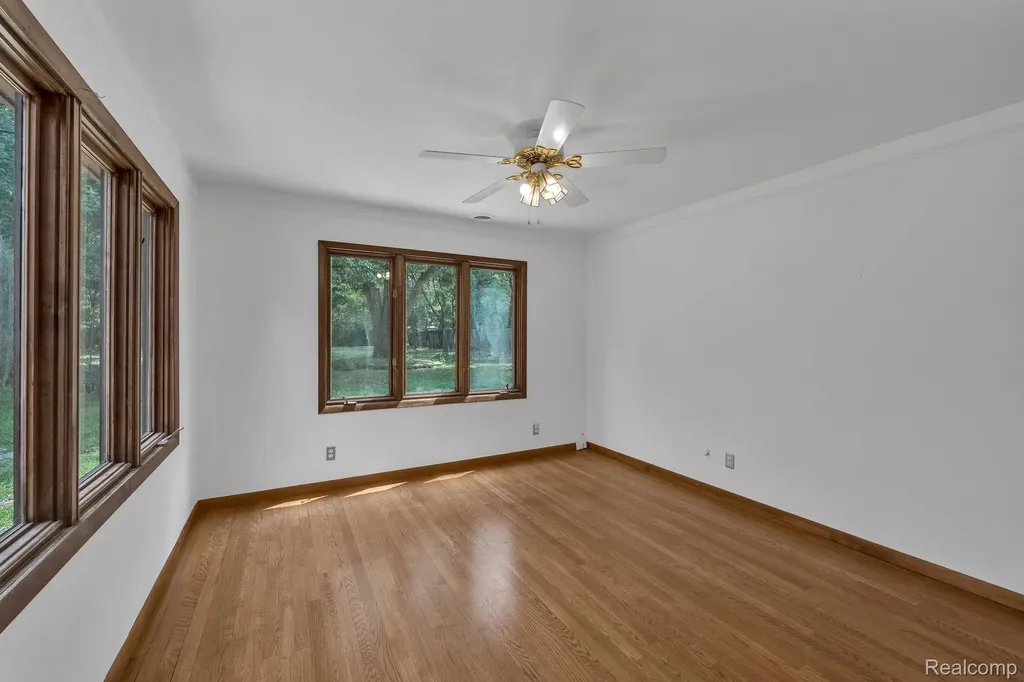 15830 Harrison Street Livonia City MI 48154