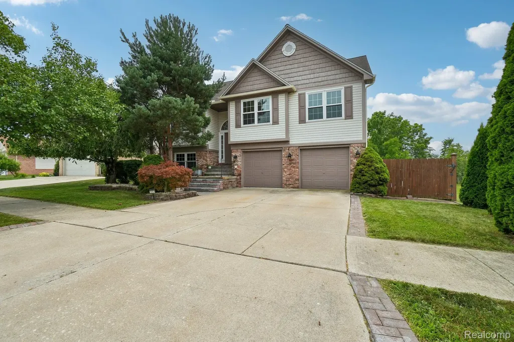 15927 Petros Drive Brownstown Charter Township MI 48173