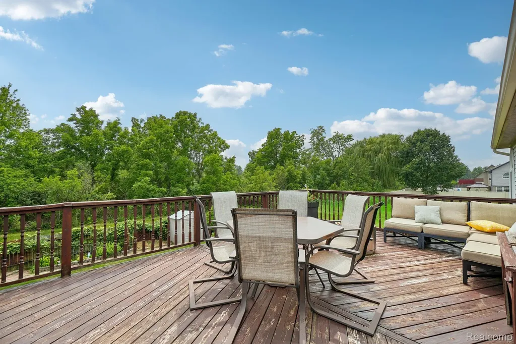 15927 Petros Drive Brownstown Charter Township MI 48173