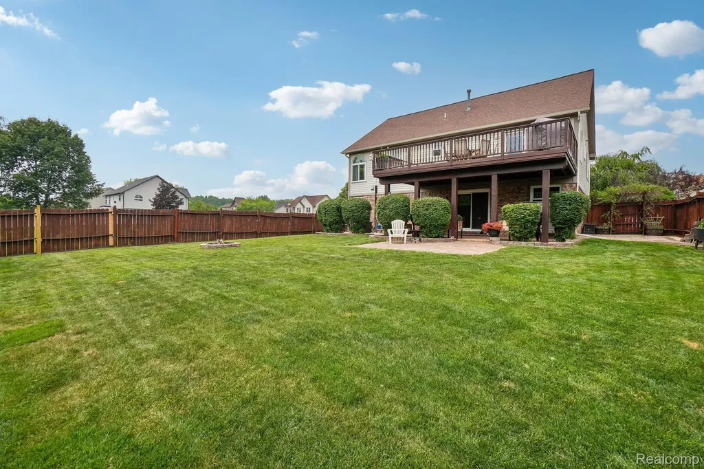 15927 Petros Drive Brownstown Charter Township MI 48173