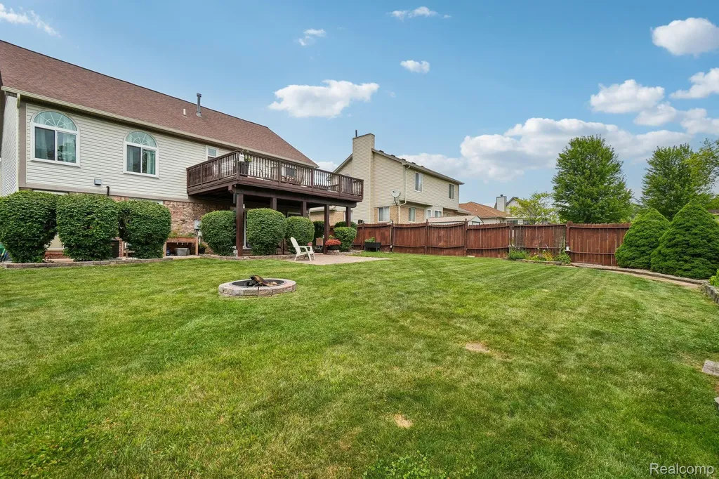 15927 Petros Drive Brownstown Charter Township MI 48173