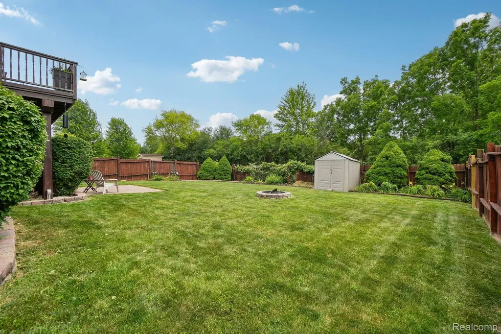 15927 Petros Drive Brownstown Charter Township MI 48173