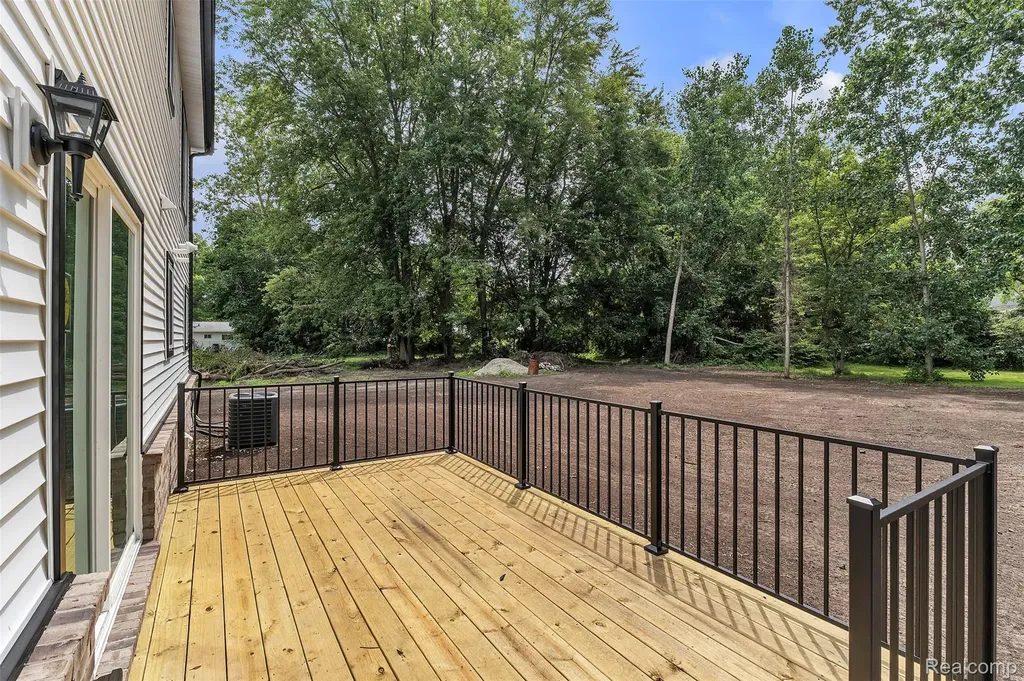 27380 Leroy Street Taylor City MI 48180