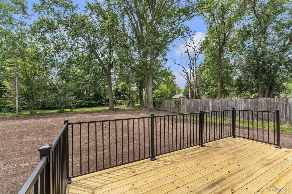 27380 Leroy Street Taylor City MI 48180