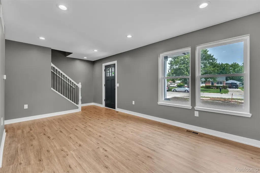 27380 Leroy Street Taylor City MI 48180
