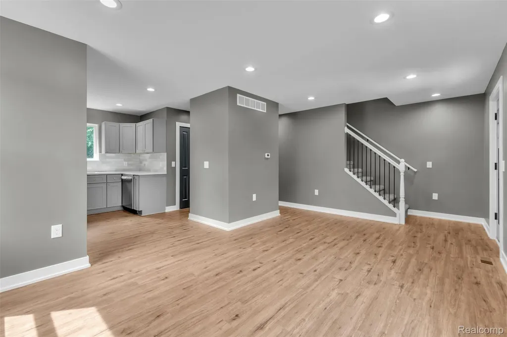 27380 Leroy Street Taylor City MI 48180