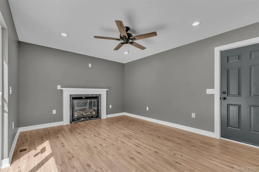 27380 Leroy Street Taylor City MI 48180