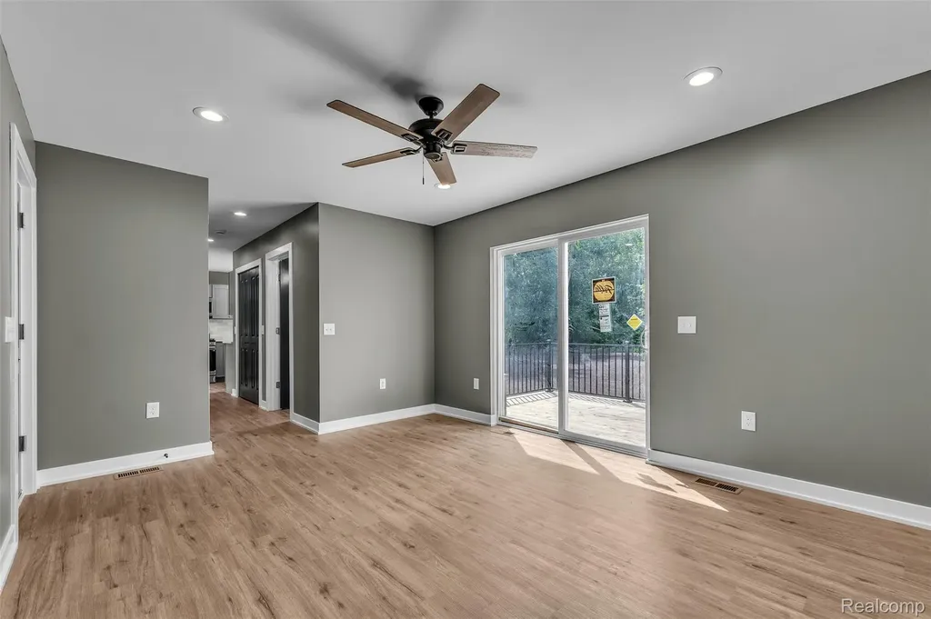 27380 Leroy Street Taylor City MI 48180