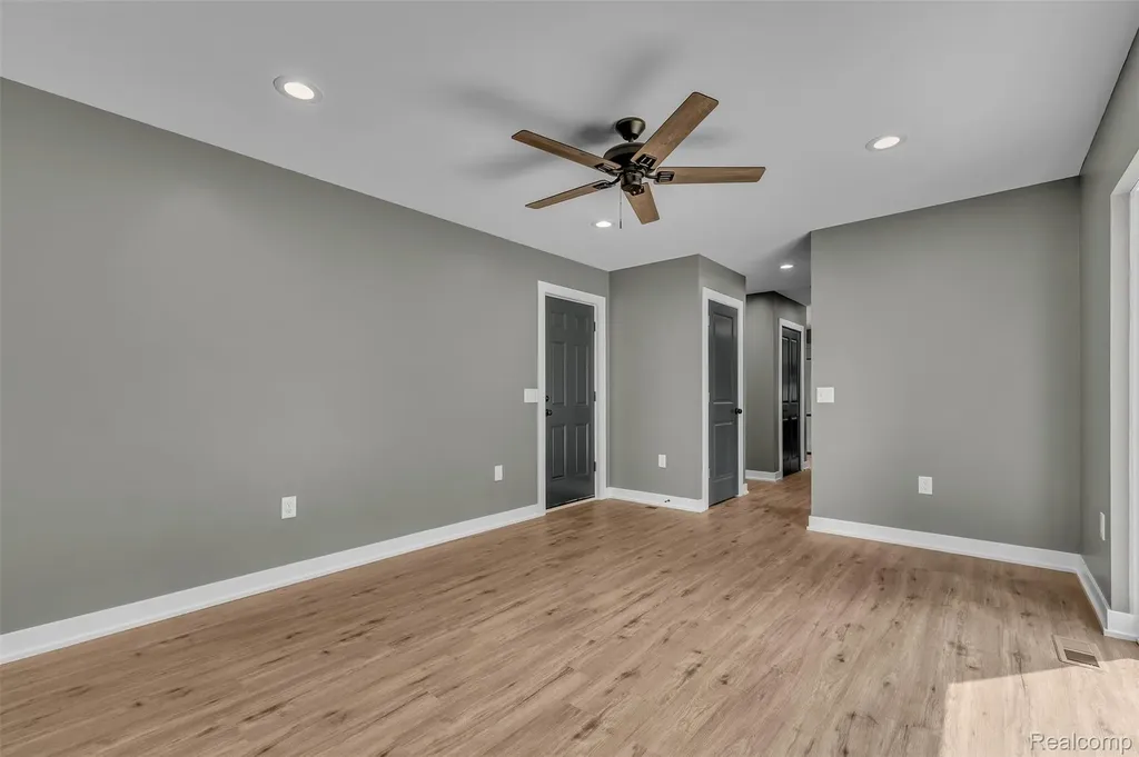 27380 Leroy Street Taylor City MI 48180