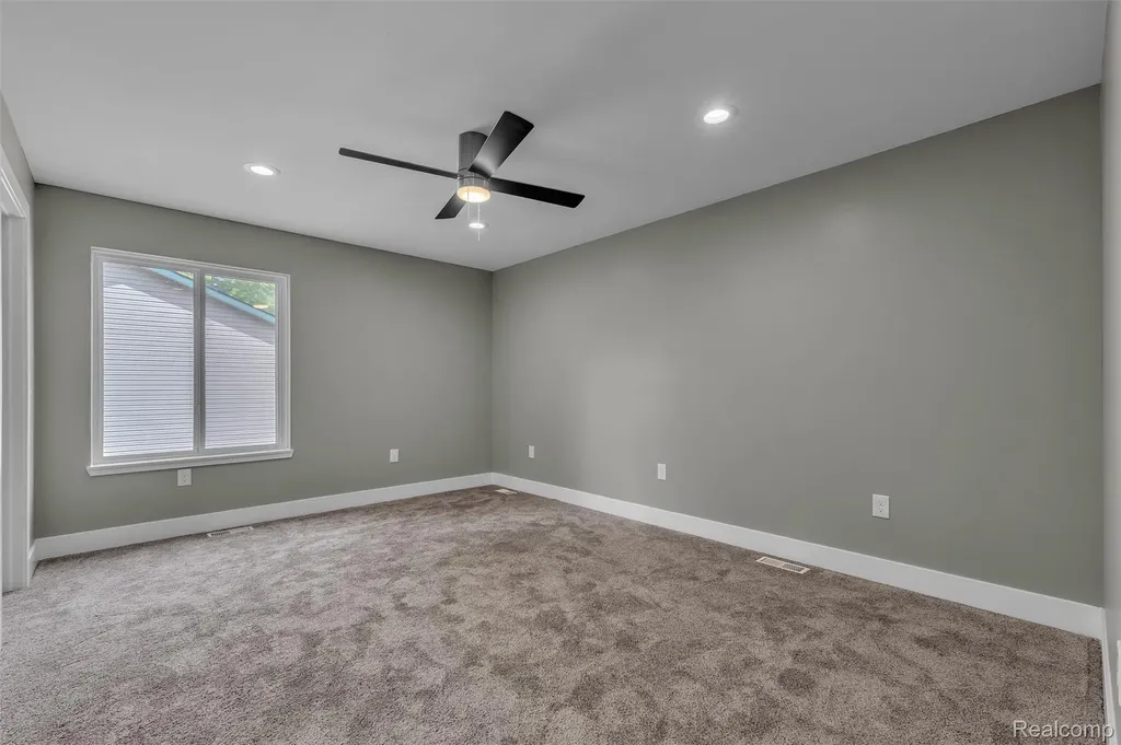 27380 Leroy Street Taylor City MI 48180