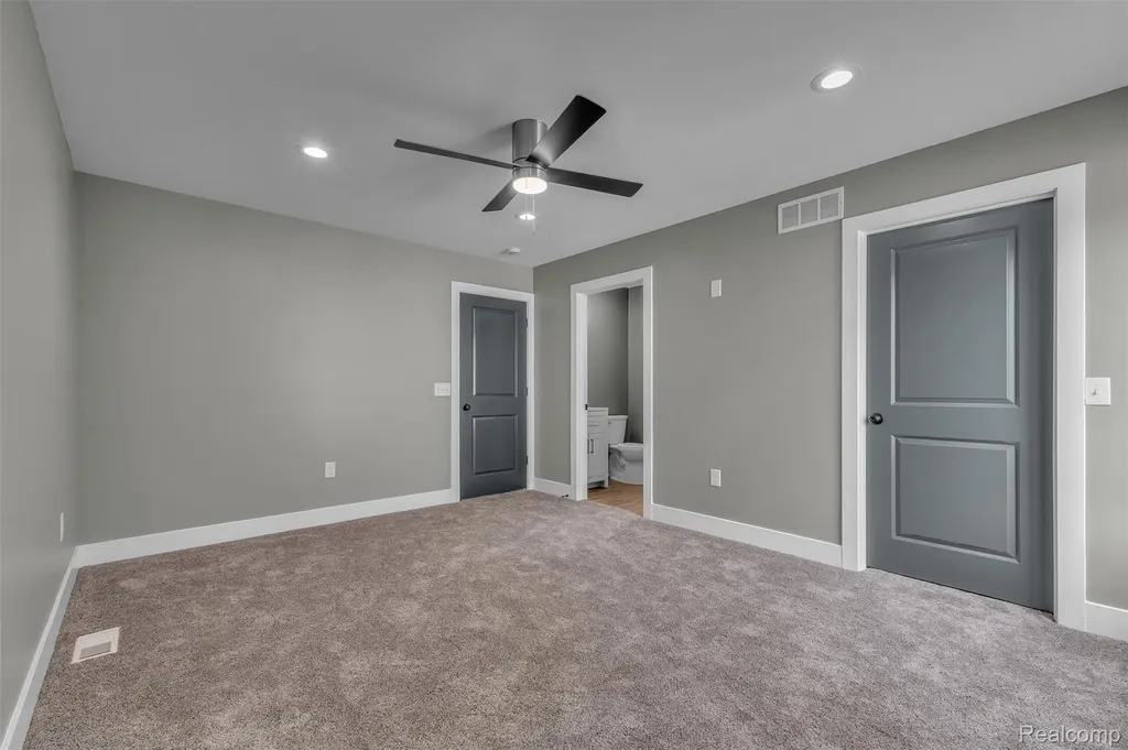 27380 Leroy Street Taylor City MI 48180