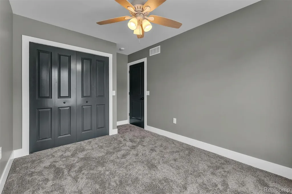 27380 Leroy Street Taylor City MI 48180