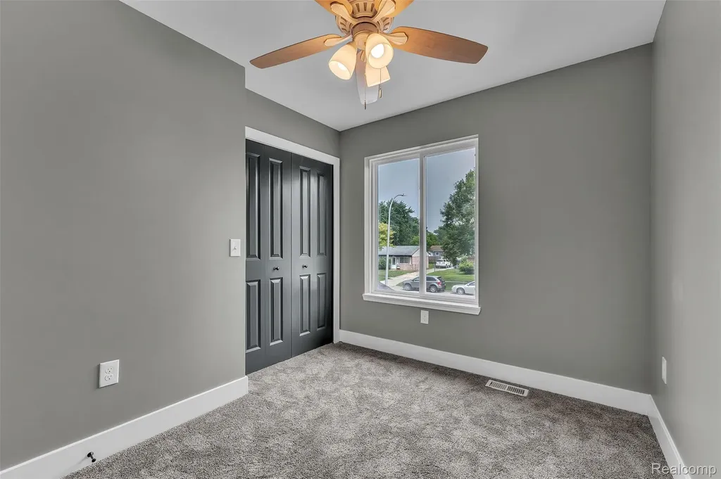 27380 Leroy Street Taylor City MI 48180