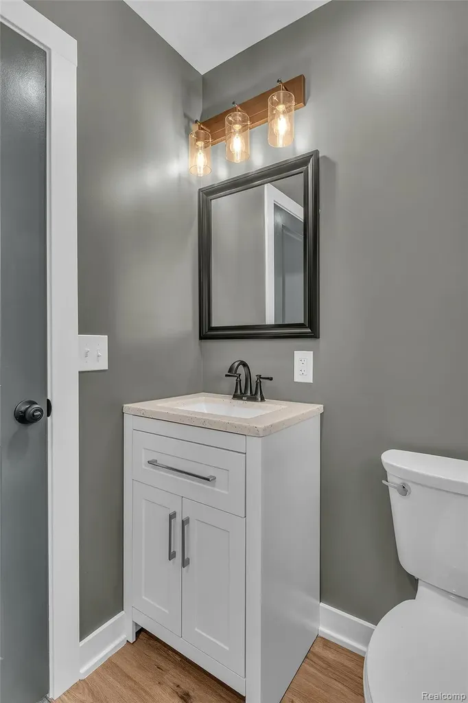 27380 Leroy Street Taylor City MI 48180