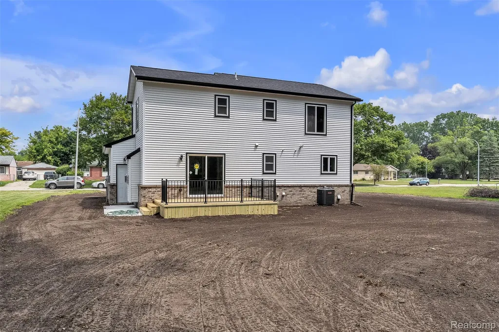 27380 Leroy Street Taylor City MI 48180