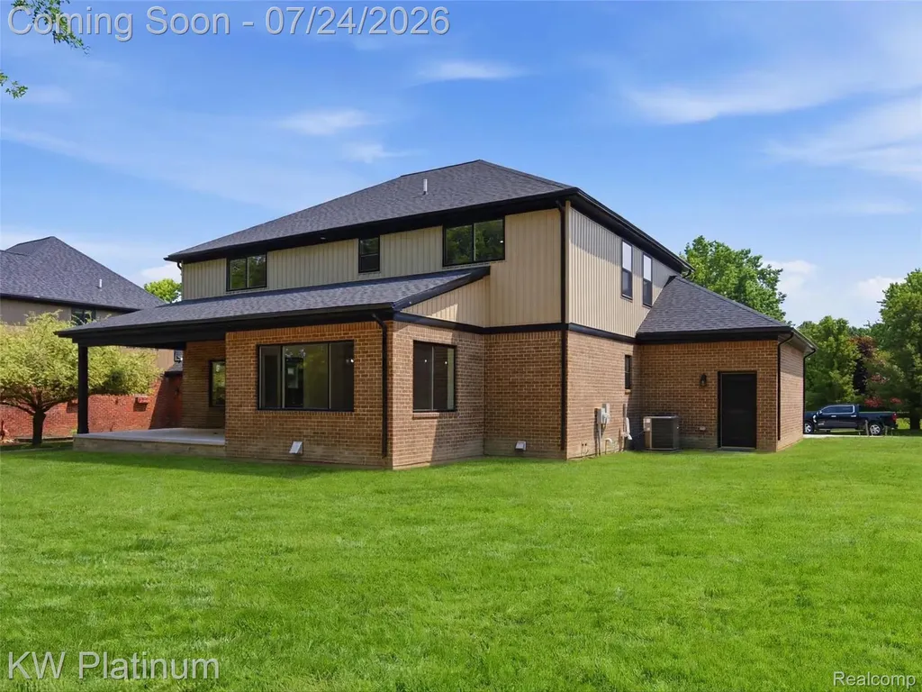 3416 Round Tree Drive China Township MI 48054