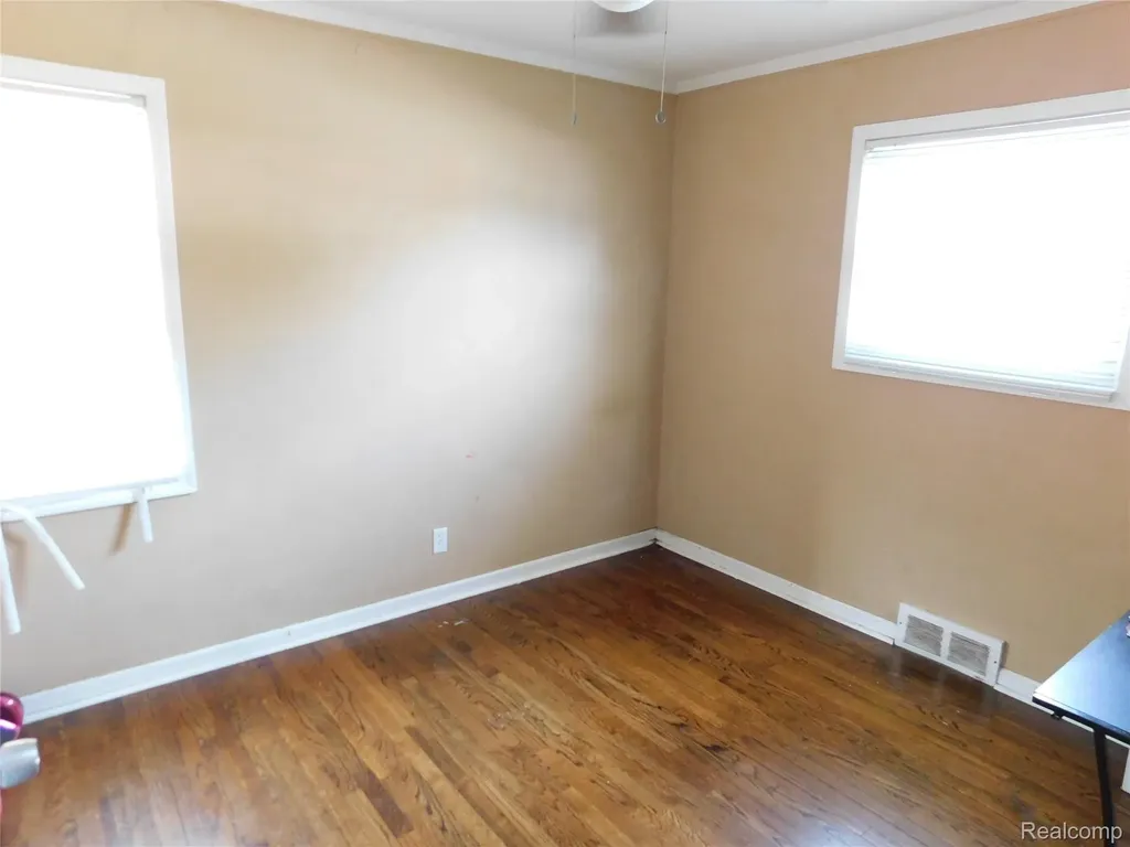 26101 Ronald Street Roseville City MI 48066