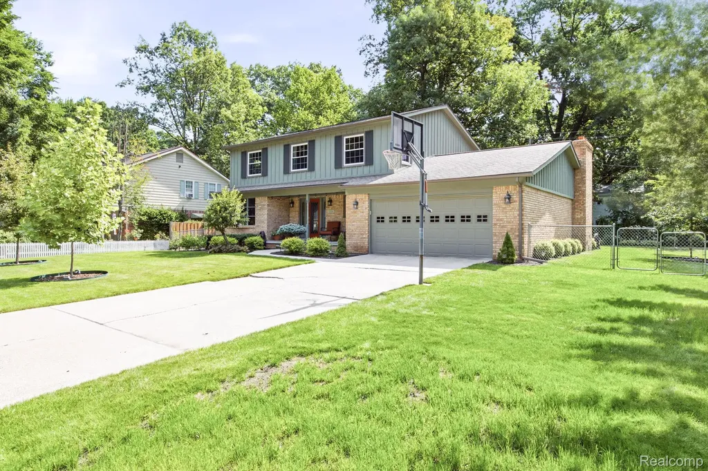 3034 Monticello Drive Port Huron City MI 48060