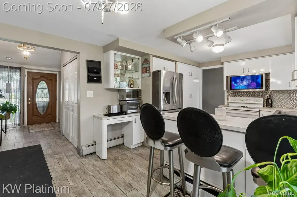 32312 W Wayburn Street Farmington Hills City MI 48334