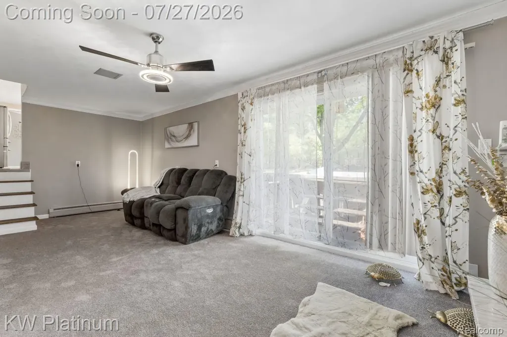 32312 W Wayburn Street Farmington Hills City MI 48334