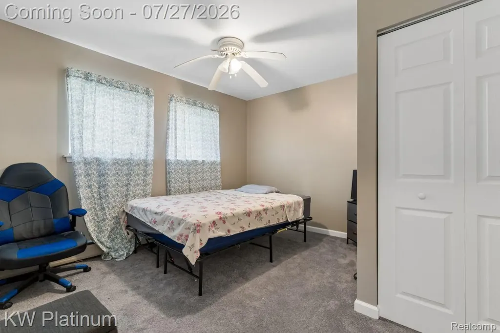 32312 W Wayburn Street Farmington Hills City MI 48334