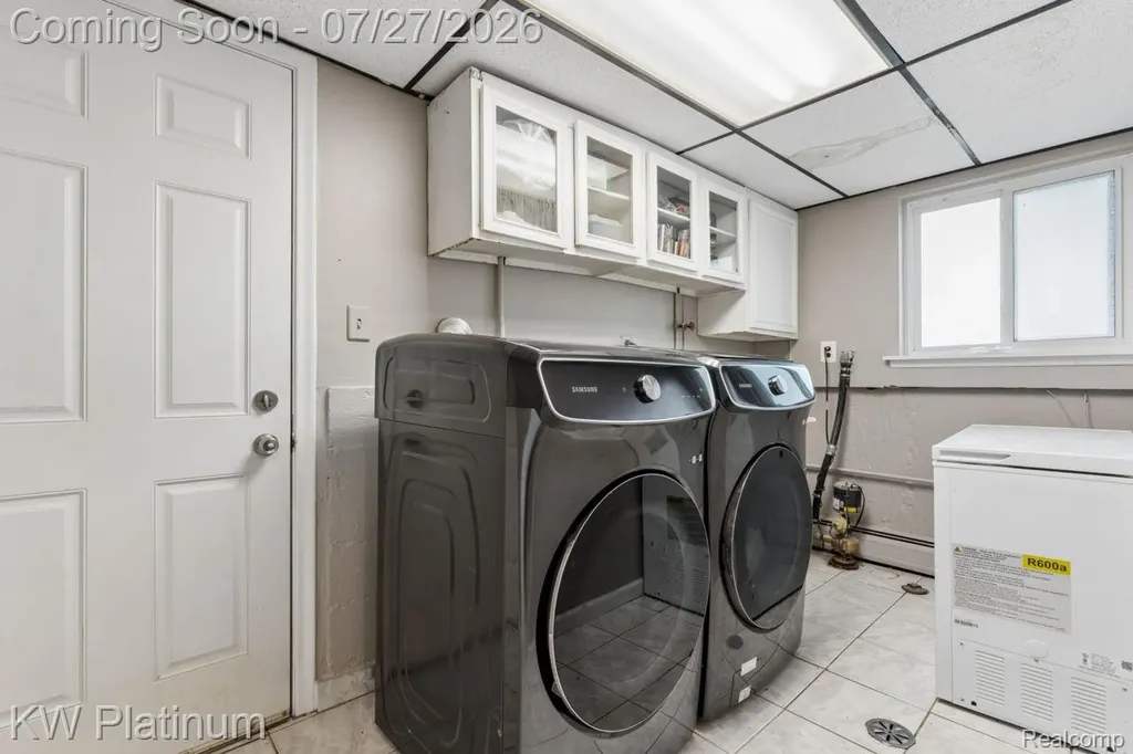 32312 W Wayburn Street Farmington Hills City MI 48334