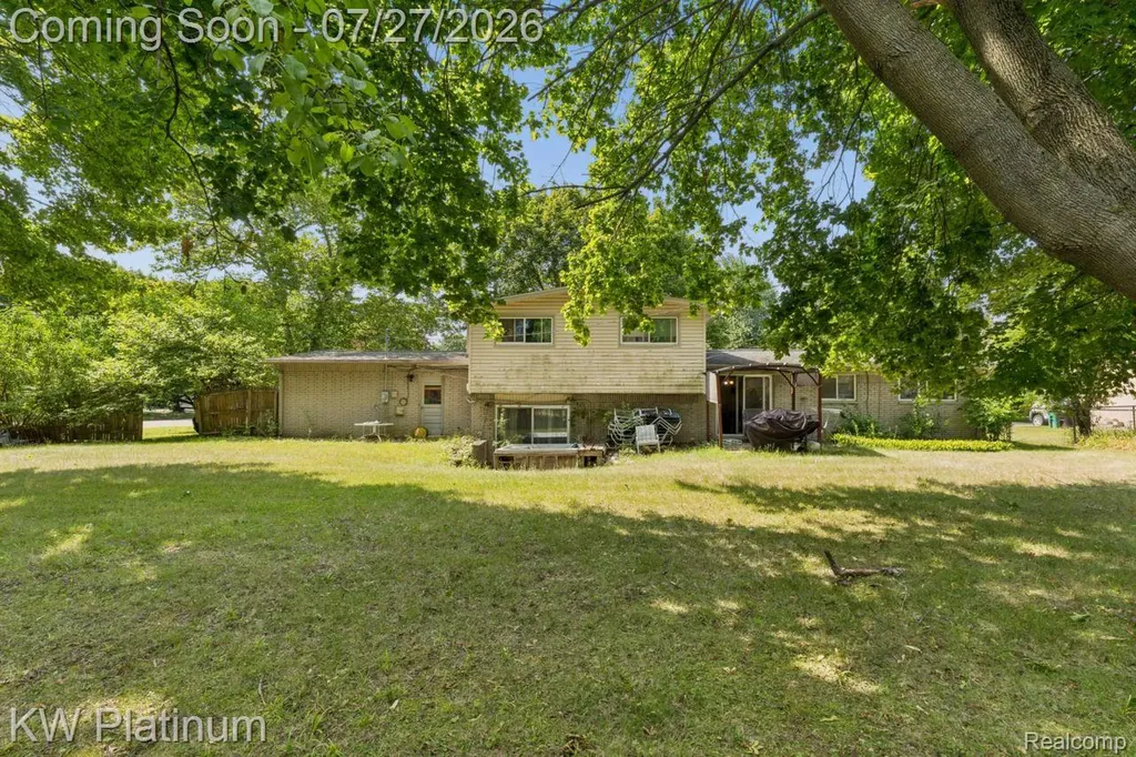 32312 W Wayburn Street Farmington Hills City MI 48334