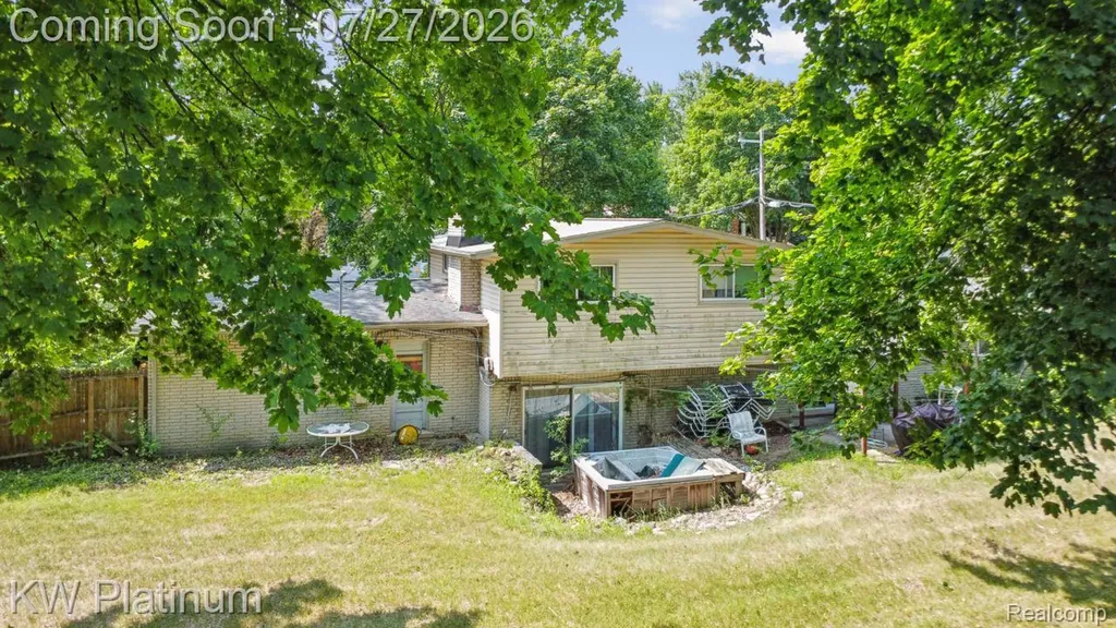 32312 W Wayburn Street Farmington Hills City MI 48334