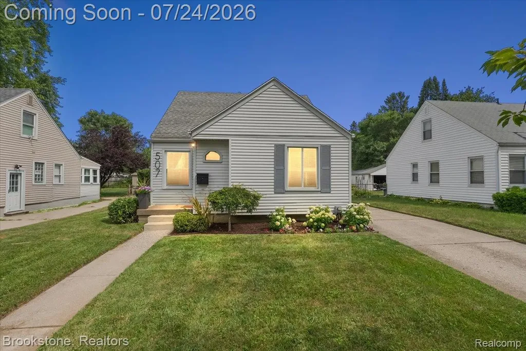 507 Roth Boulevard Clawson City MI 48017