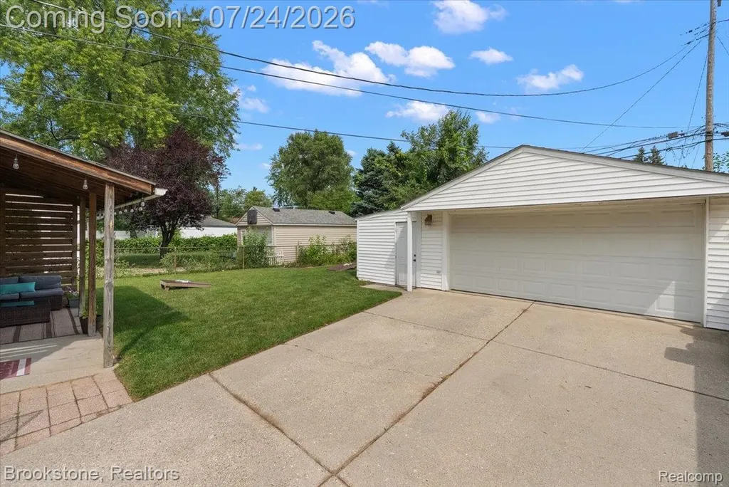 507 Roth Boulevard Clawson City MI 48017