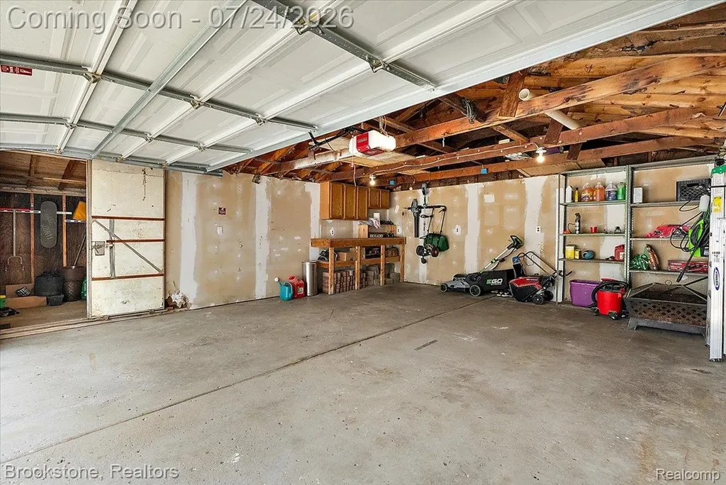 507 Roth Boulevard Clawson City MI 48017