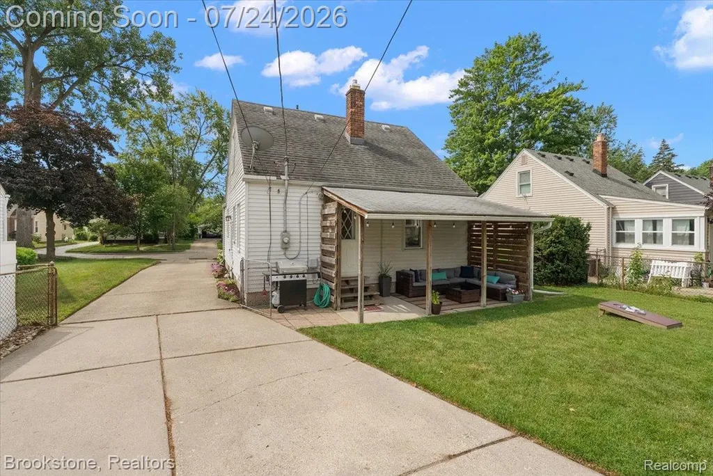507 Roth Boulevard Clawson City MI 48017