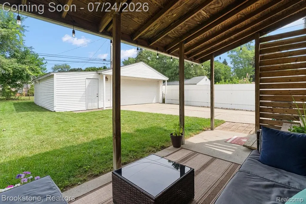 507 Roth Boulevard Clawson City MI 48017