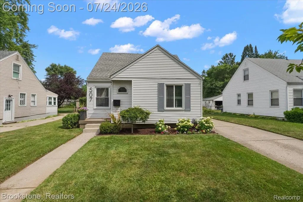 507 Roth Boulevard Clawson City MI 48017