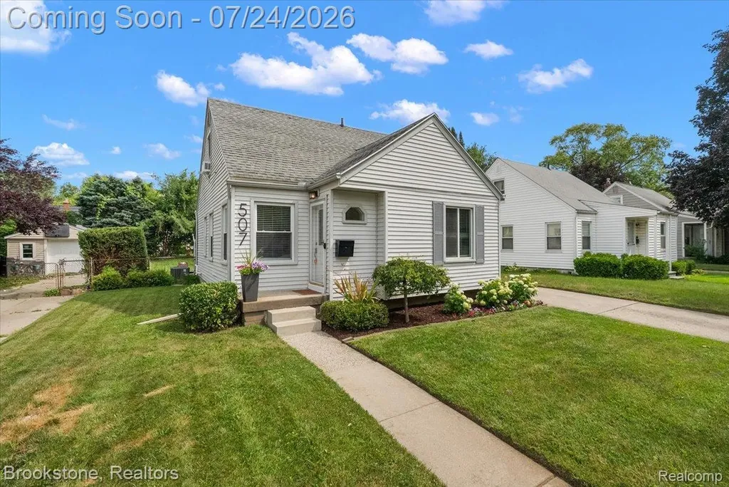 507 Roth Boulevard Clawson City MI 48017