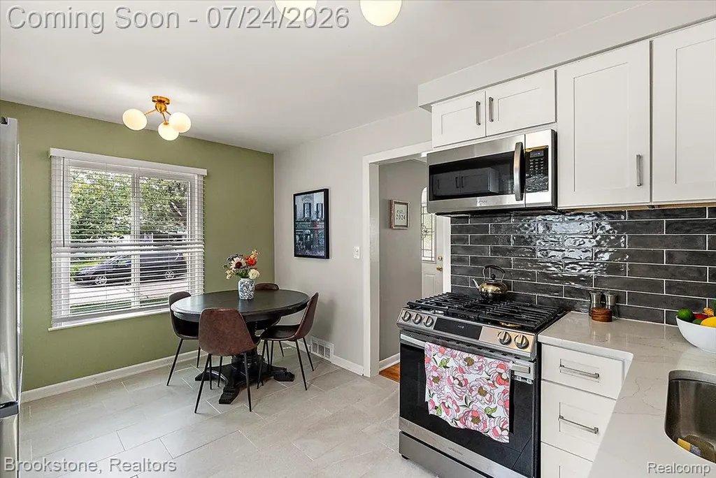 507 Roth Boulevard Clawson City MI 48017