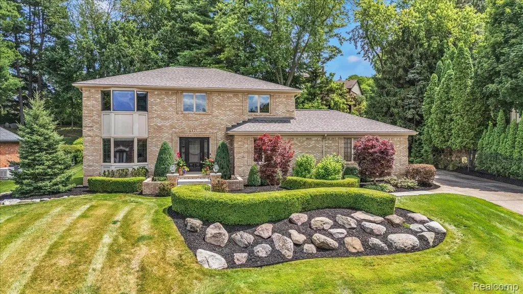 821 Box Canyon Court Rochester Hills City MI 48309