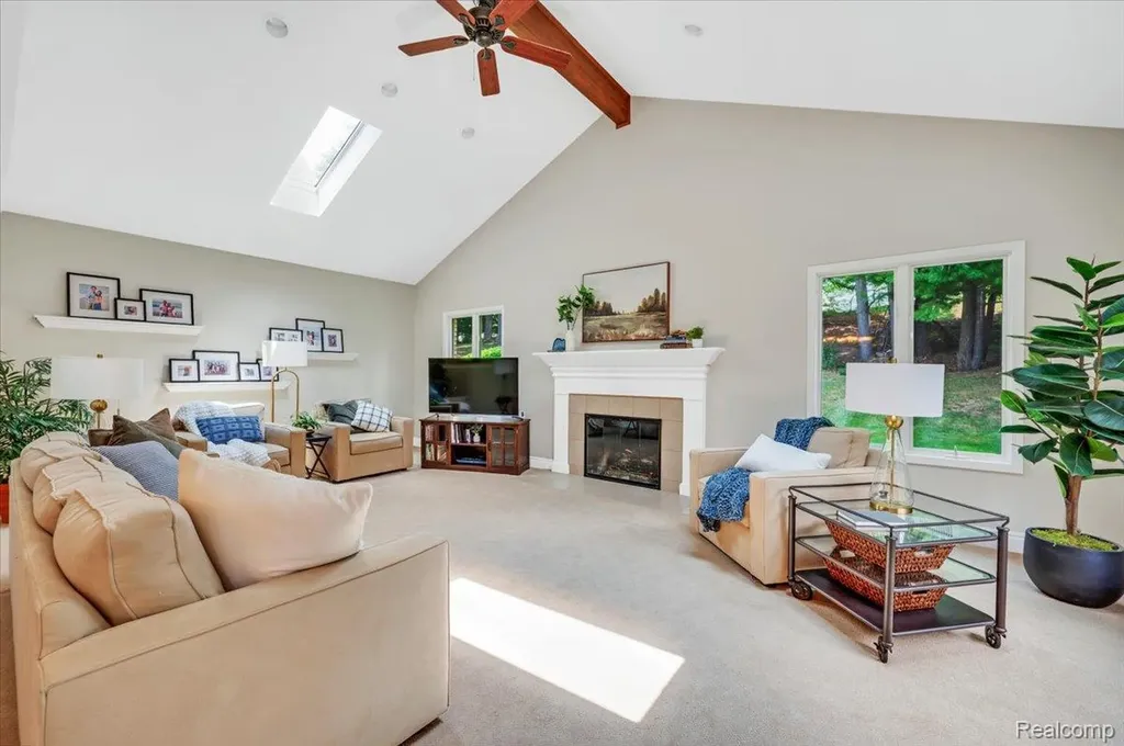 821 Box Canyon Court Rochester Hills City MI 48309